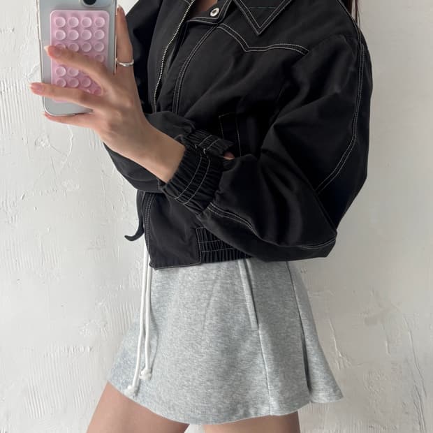 Matin Kim 마뗑킴 블랙컬러 스티치 크롭 자켓