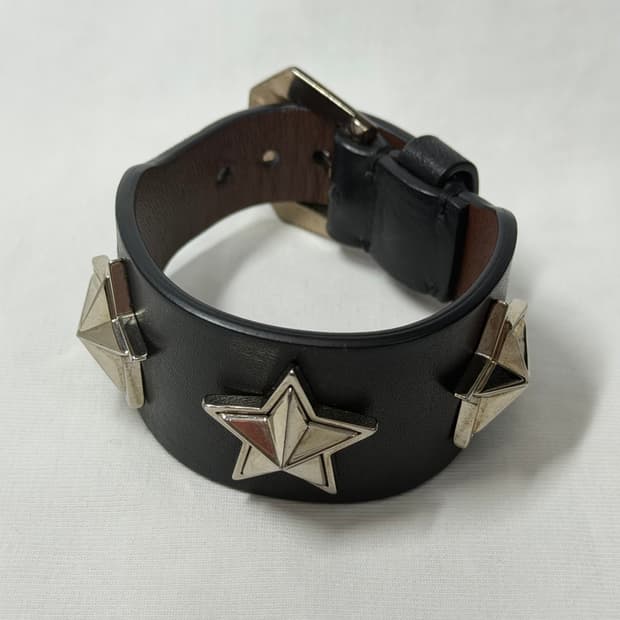 지방시 스타레더 팔찌