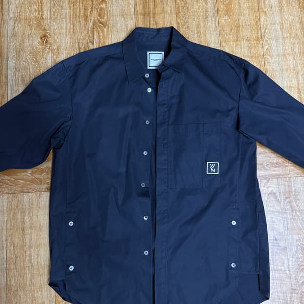 [44] 우영미 백로고 셔츠