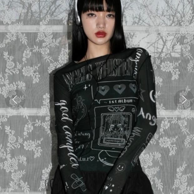 새상품 CLUT STUDIO 프린팅 탑