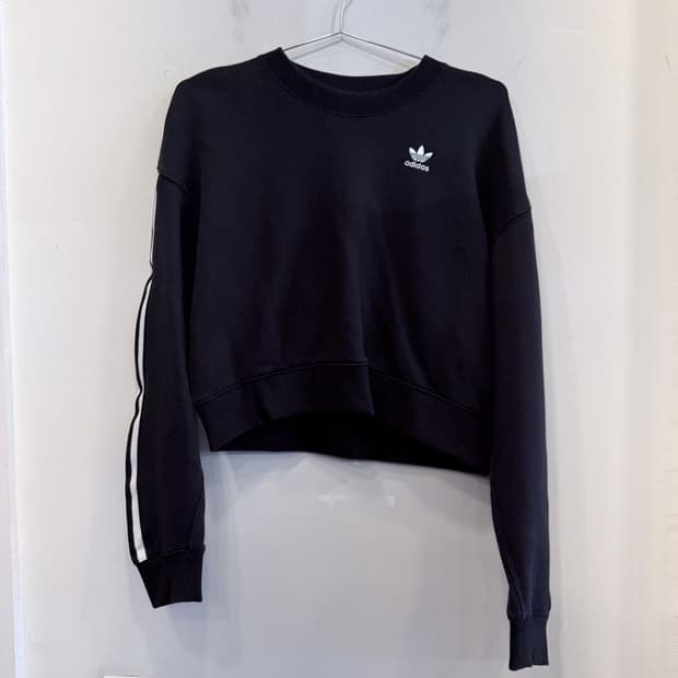 아디다스 크롭 맨투맨