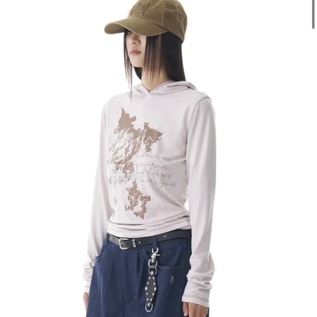 아캄 studded cross hooded long sleeve