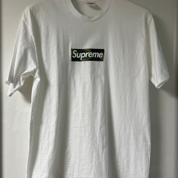 [M] 23fw 슈프림 카모 박스로고 반팔 화이트