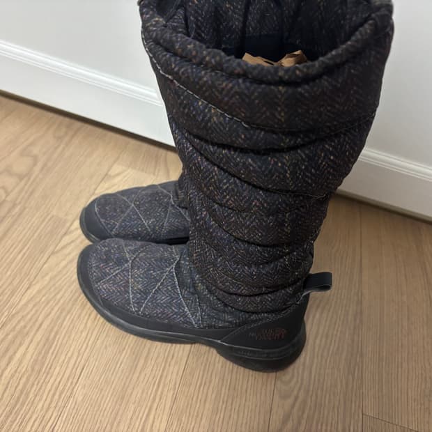 상태최상 노스페이스 패딩부츠 230 톨사이즈