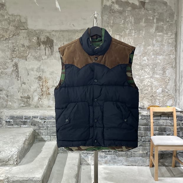 데님 앤 서플라이 랄프로렌 블랙 앤 카모 리버시블 덕 다운 베스트