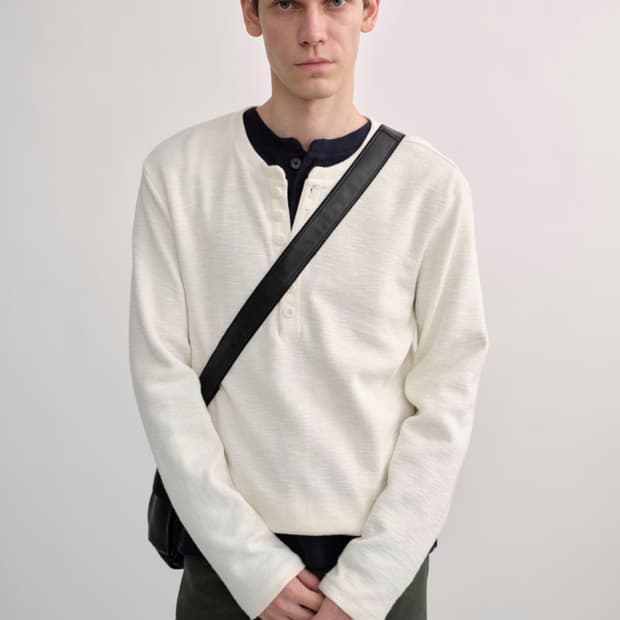 BUTTON HENLEY NECK (ivory)