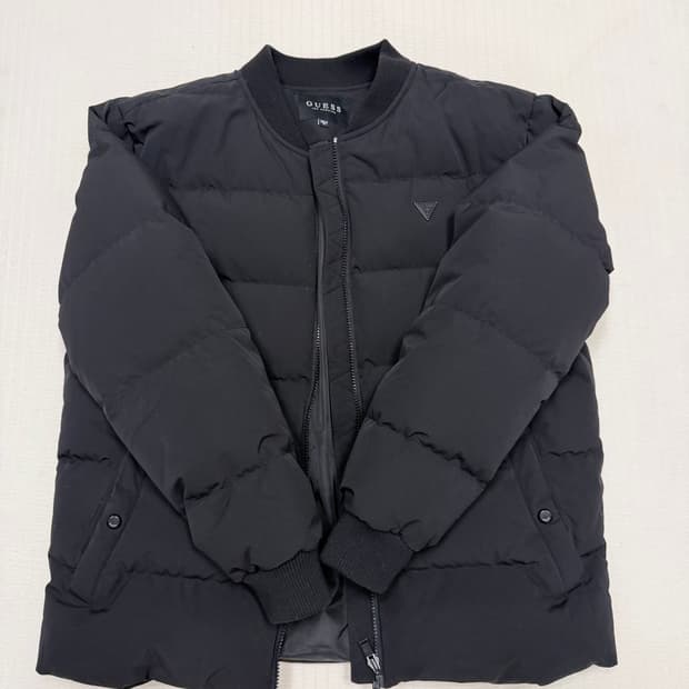 게스(guess) 경량 패딩 점퍼