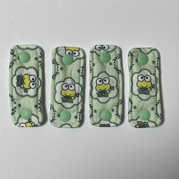 [ 핸드메이드 ] 케로피 클로버 자체제작 원단 케이블 홀더