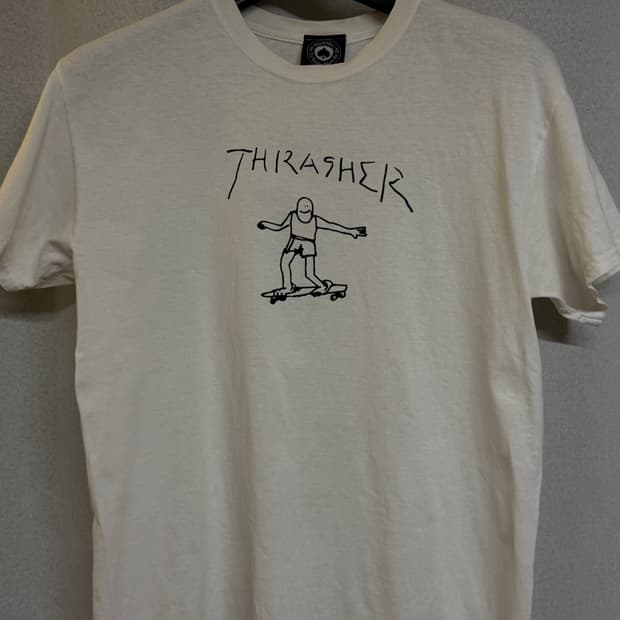 트레셔 화이트 반팔티셔츠 m사이즈