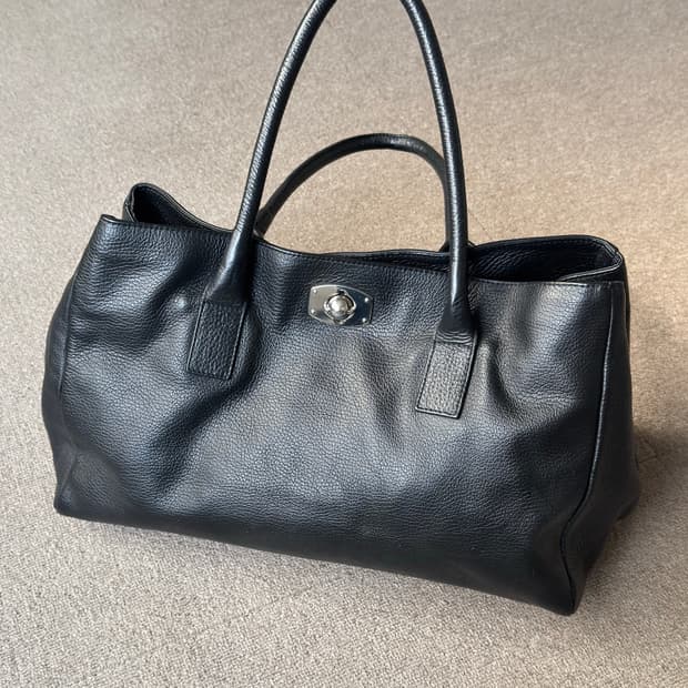 Furla 블랙 레더 투웨이 숄더백 샤넬 서프백 스타일