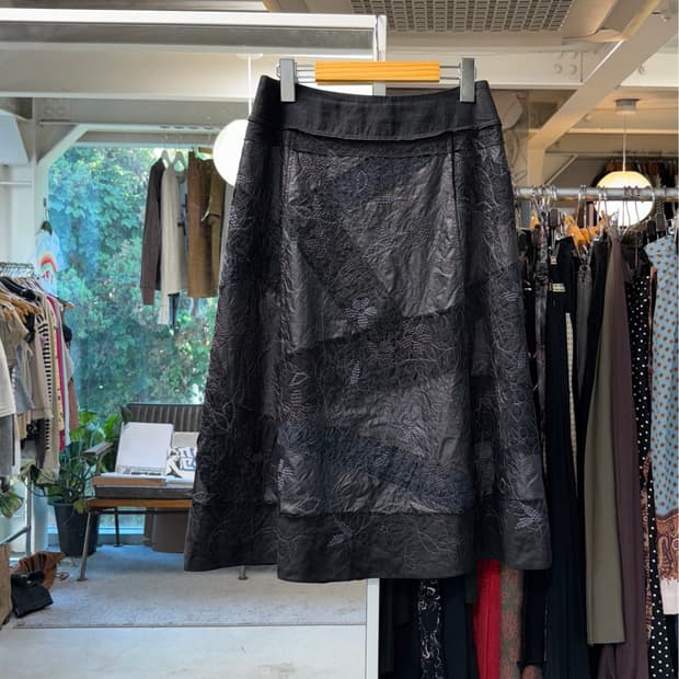 Gabardine kt 자수 스커트
