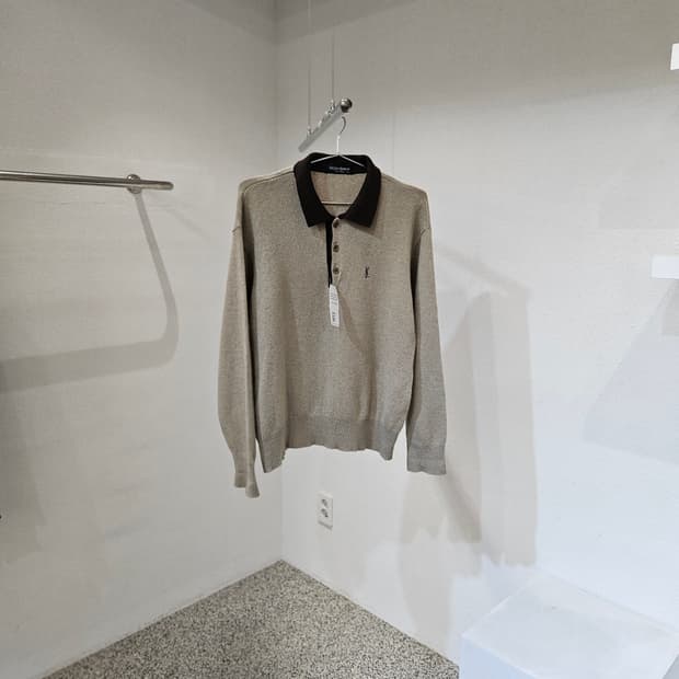 입생로랑 카라넥 니트