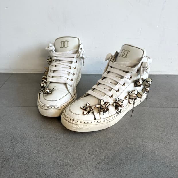 디스퀘어드 런웨이 플라워 아플리케 하이탑 스니커즈