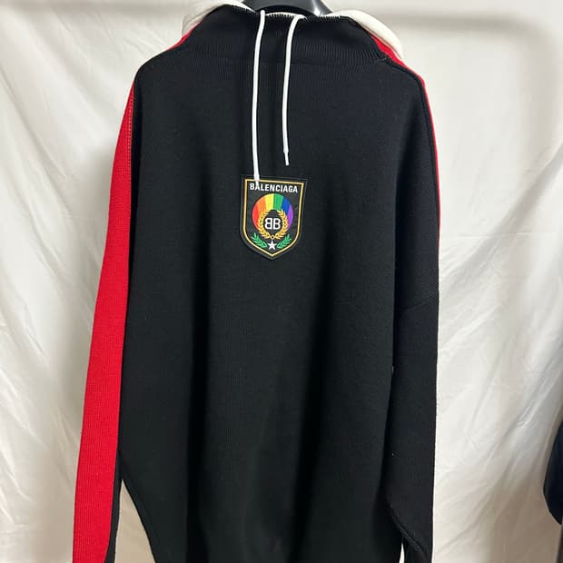 발렌시아가 로고 니트후드 (110/S)