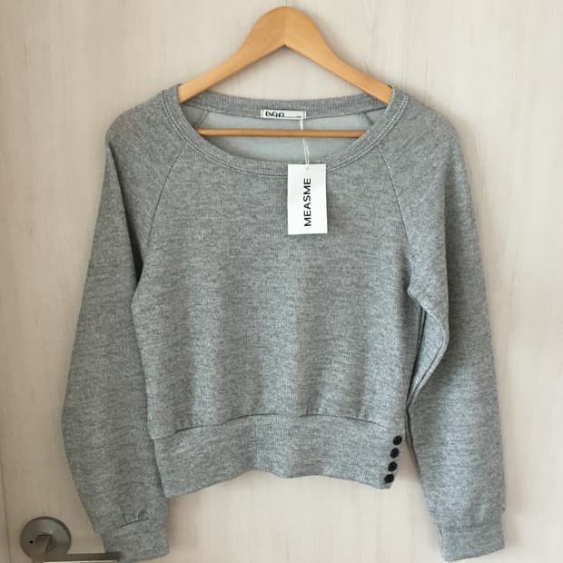 버튼 롱슬리브 니트