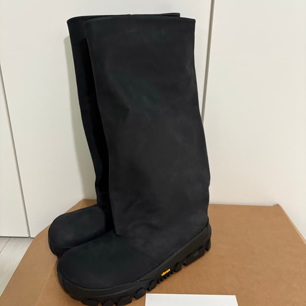 VIBRAM GRUNGE LEATHER BOOTS BLACK