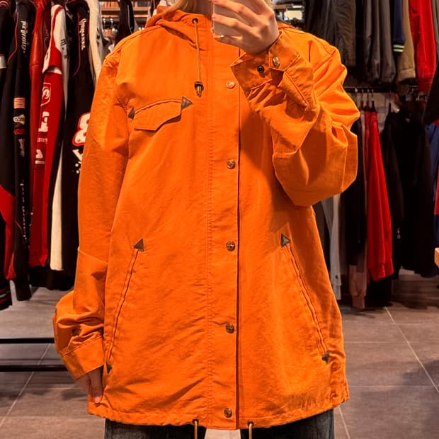 [NO.9] Levi’s 바람막이