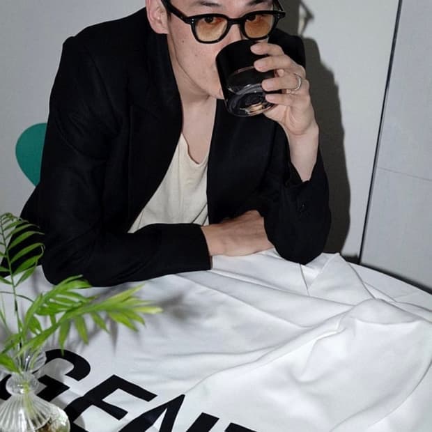 젠틀몬스터 볼타01 블랙 김원중 카리나 착용