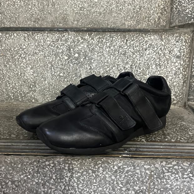 구찌 빈티지 블랙 레더 더블 벨크로 스니커즈