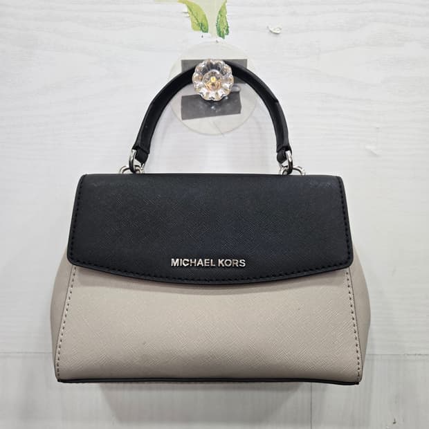 MICHAEL KORS 마이클코어스 핸드백 가방!