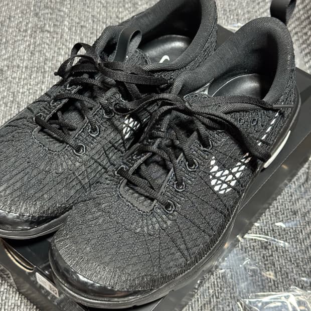 나이키 꼼데가르송 옴므 플러스 에어 리주버네이트 블랙 화이트 275