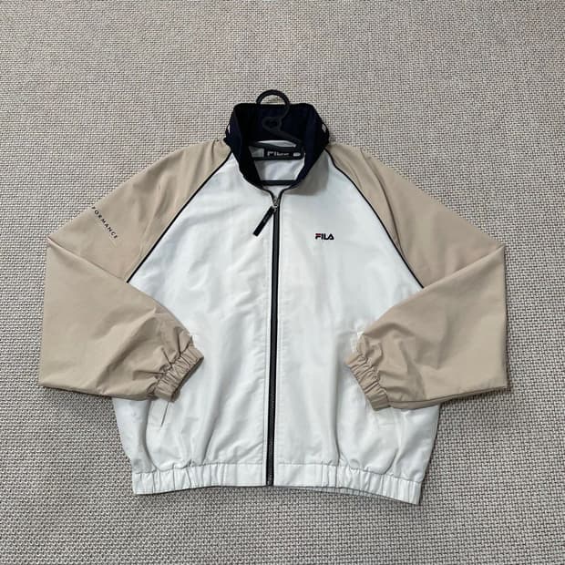 휠라. 바람막이 5584