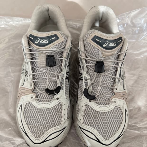 아식스 젤카야노 14 255 사이즈