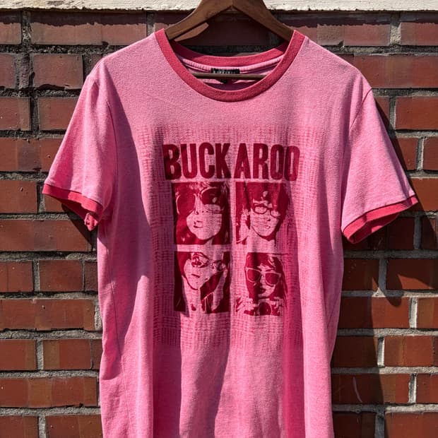 Buckaroo y2k 핑크 그래픽 티셔츠