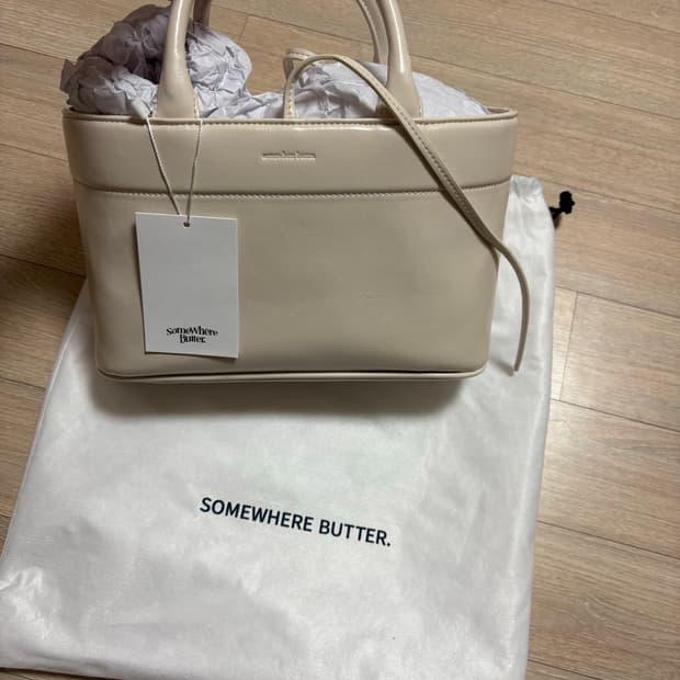 썸웨어버터 dear tote bag 크림색상