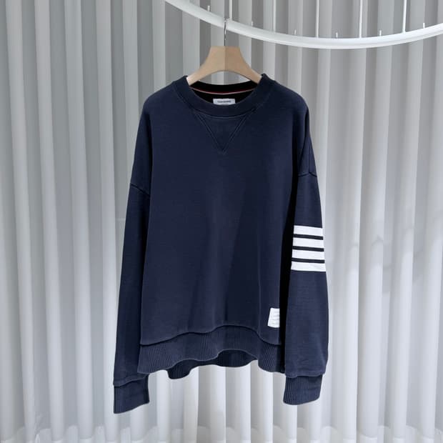 (A+/5) / 톰브라운 사선완장 네이비 맨투맨