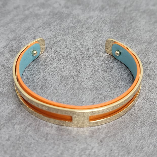 bangle bracelet