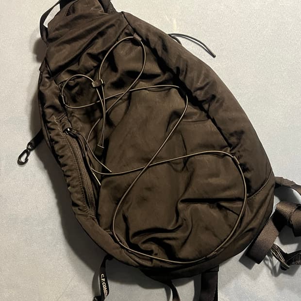 CP컴퍼니 나일론B 크로스바디 크로스백