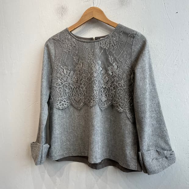 액시즈팜 레이스 크로쉐 블라우스