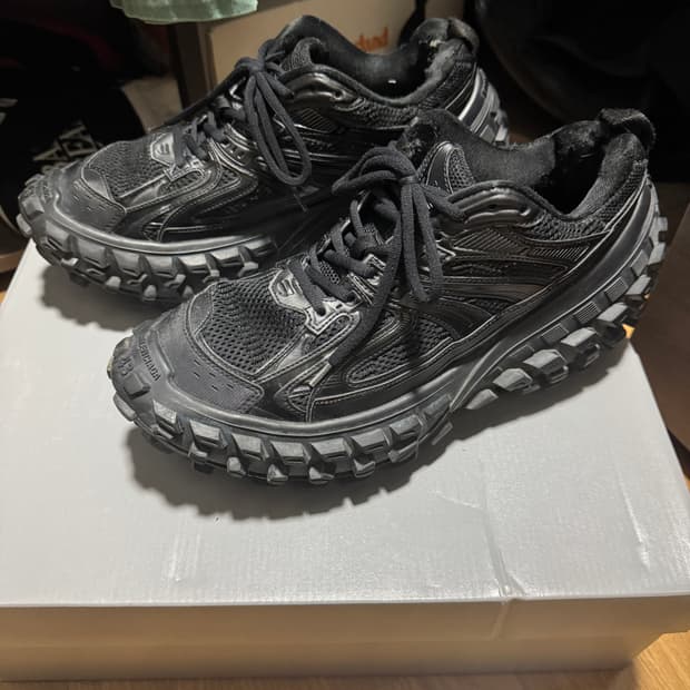 [42]발렌시아가 디펜더