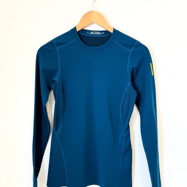 아크테릭스 여성 슬리브 다크블루