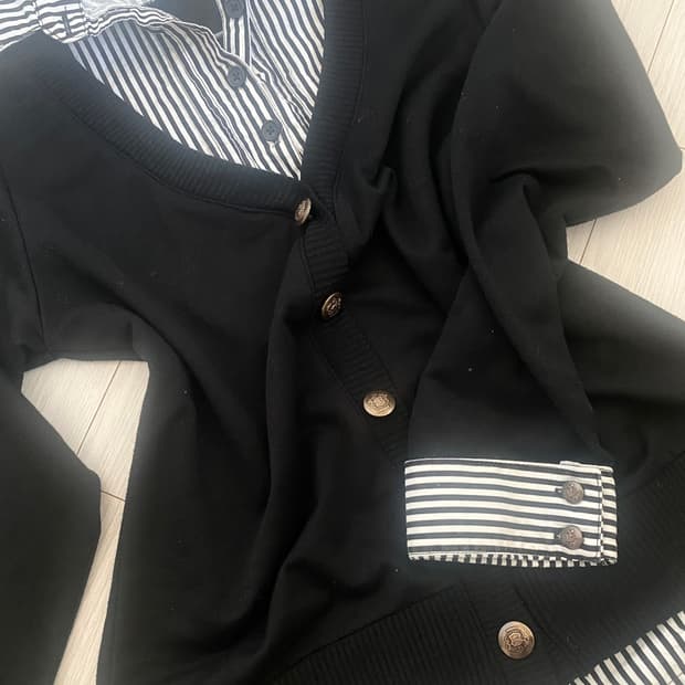 오네갸루 긱시크 금장가디건 