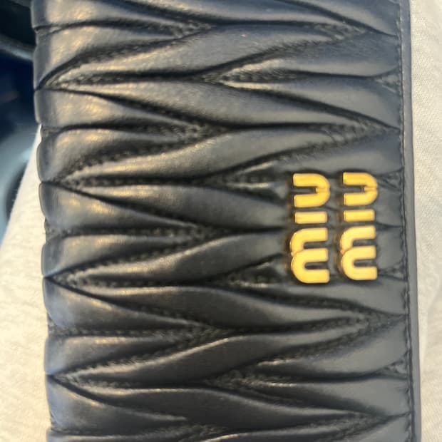 미우미우 반지갑