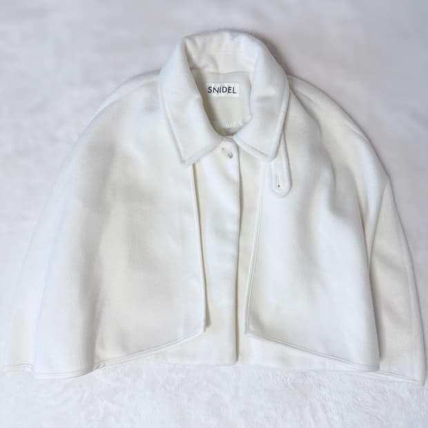 SNIDEL 히메갸루 오네갸루 달천깔 바닐라 케이프 코트 ≽^•⩊•^≼