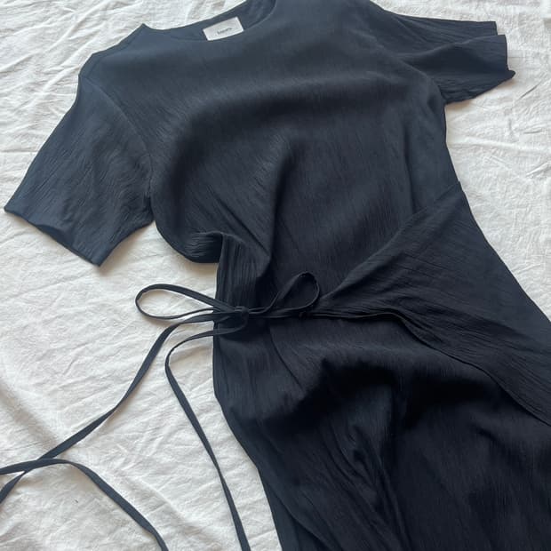 레이어드 플리츠 랩 원피스