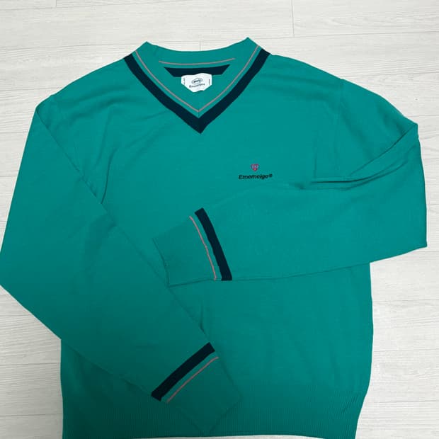 Mmlg 민트 브이넥 니트