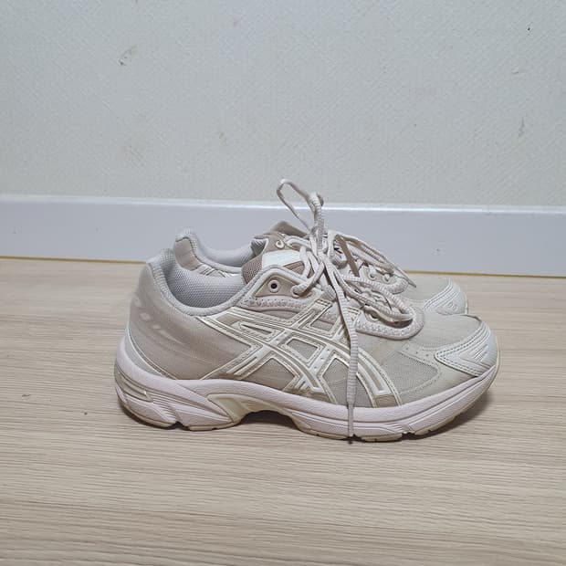 아식스 젤 1130 RE 오트밀 운동화 245