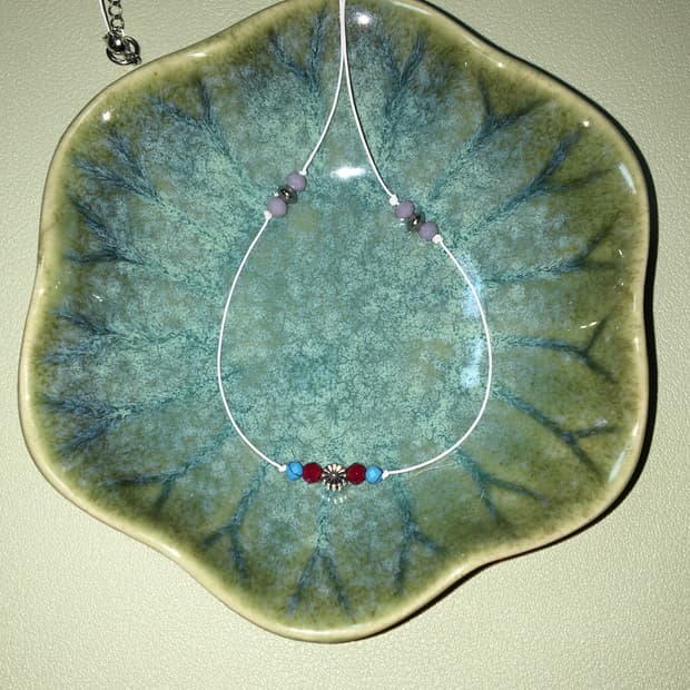 원석 비즈 끈목걸이