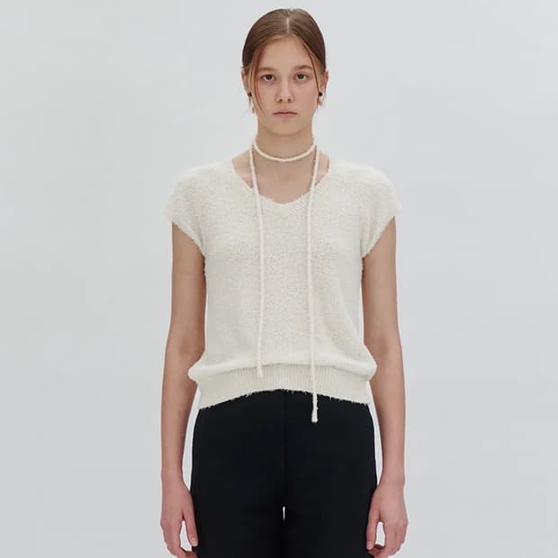 Amelia v-neck short sleeve knit Ivoly