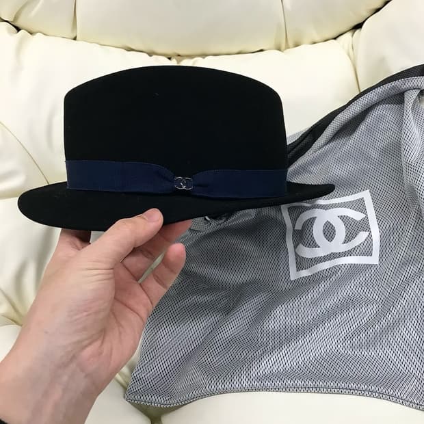 샤넬 로고 페도라 모자