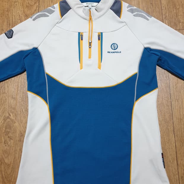 1190 빈폴 아웃도어 반집업 90 사이즈입니다