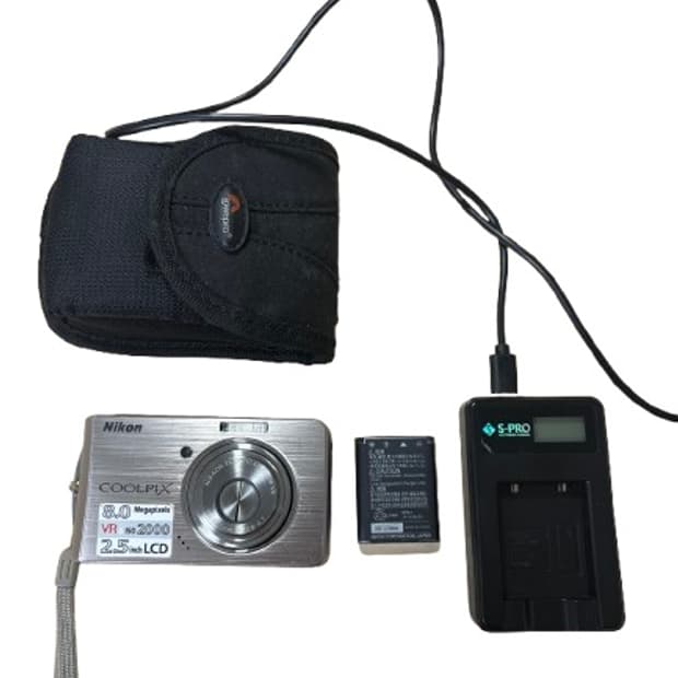 니콘 쿨픽스s520 (정크 제품)