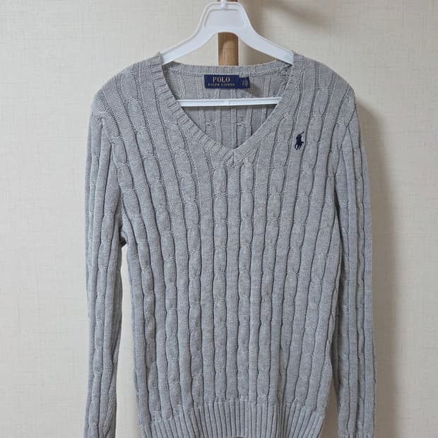 폴로 브이넥 니트 