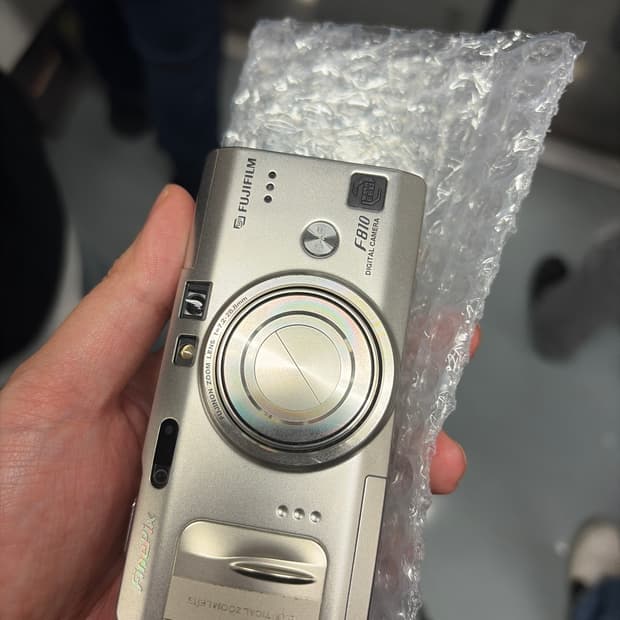 후지필름 f810