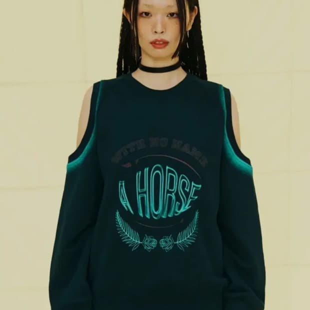 Kyo 컷아웃 맨투맨 