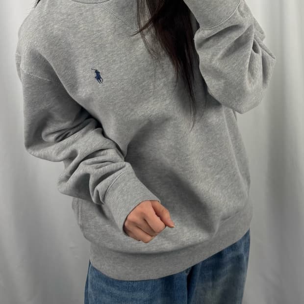 폴로 그레이 맨투맨